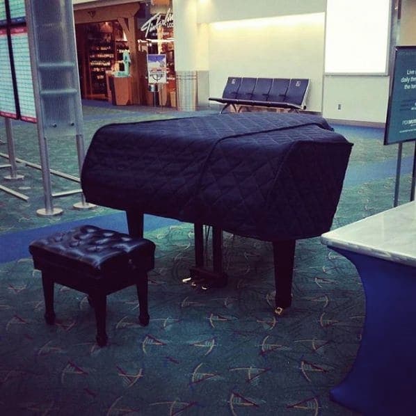 Photo of Portland Airport at Portland International Airport, Northeast Cascades Parkway, Portland, Multnomah County, Oregon, 97238, United States