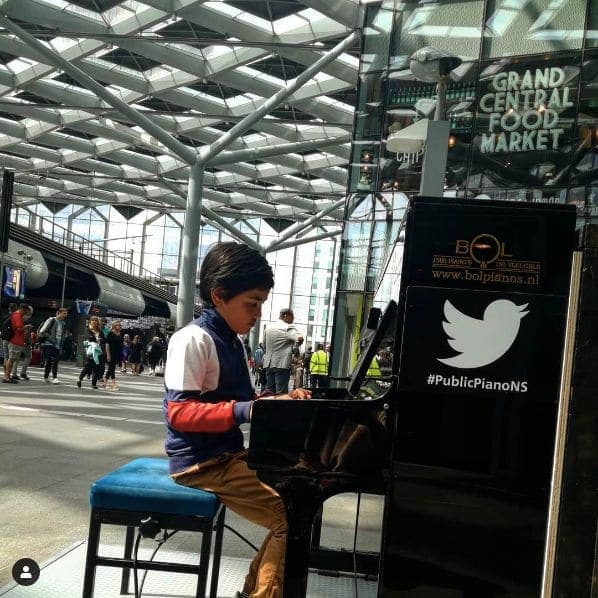 Photo of Station Den Haag Centraal at Spoor 2, Schedeldoekshaven, Rivierenbuurt, Centrum, The Hague, South Holland, Netherlands, 2511XZ, Netherlands