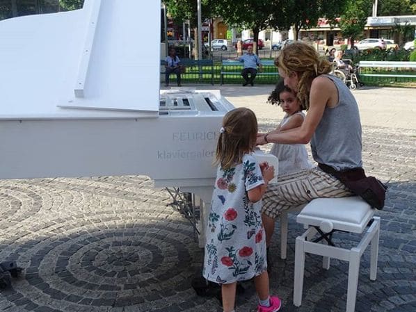 Photo of Simmering, Wien, Austria at Simmering, Simmeringer Platz, KG Simmering, Simmering, Vienna, 1110, Austria. 🇩🇪 📌 Der Enkplatz im 11. Wiener Bezirk - Simmering. Ist von…