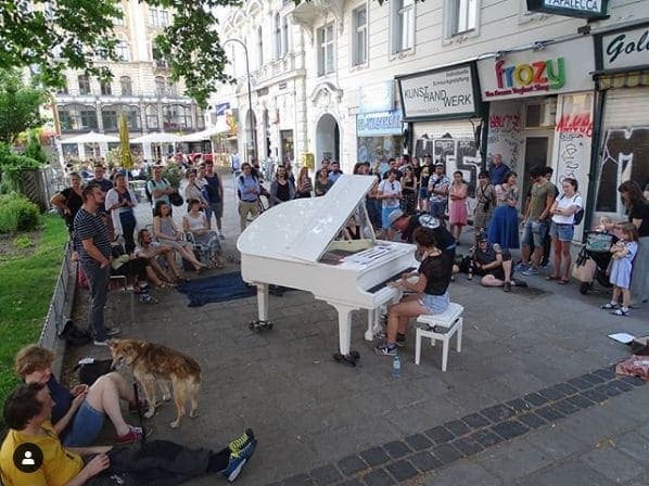 Photo of Margareten at 14, Schwarzhorngasse, Reinprechtsdorf, KG Margareten, Margareten, Vienna, 1050, Austria. 🇩🇪 Gestern waren wir mit unserem Klavier am Margareten Platz,…