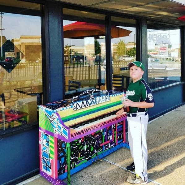 Public piano in Saint Louis County, Missouri, United States