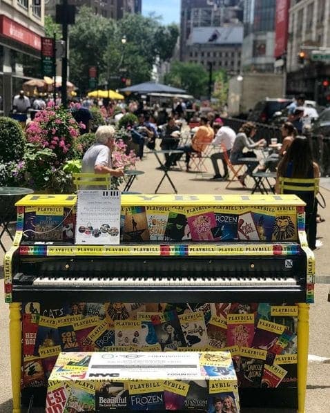 Photo of Herald Square Park at 34th Street–Herald Square, 6th Avenue, Manhattan Community Board 5, Manhattan, New York County, New York, 10019, United States