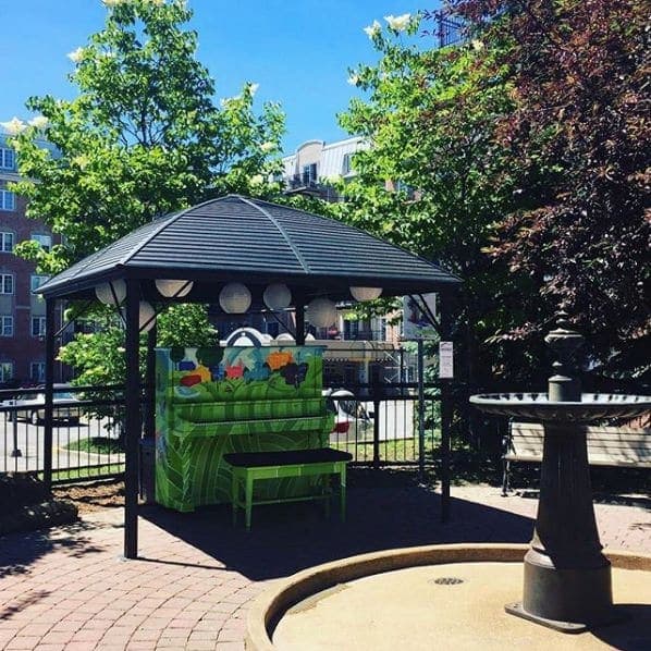 Photo of Saint-Eustache, Quebec at 296, Rue Albert, St-Eustache, Deux-Montagnes, Laurentides, Quebec, J7P1Z8, Canada