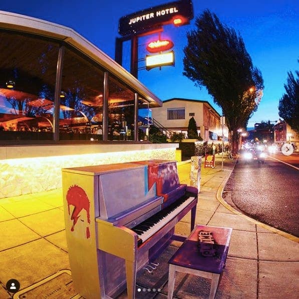 Photo of Portland, Oregon at Animals in Pools, Southwest Yamhill Street, Downtown, Portland, Multnomah County, Oregon, 97204, United States