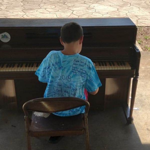 Public piano in Fauquier County, Virginia, United States