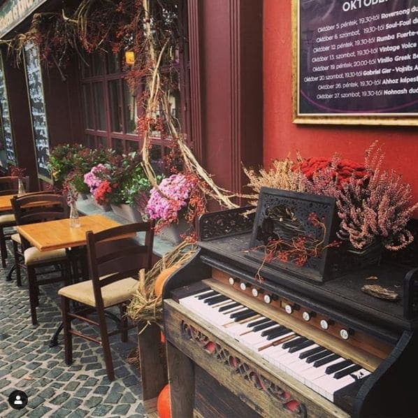 Photo of Szentendre at Izbég, Szentendre, Szentendrei járás, Pest megye, Central Hungary, 2000, Central Hungary. Romantic patisserie at Szentendre. Feel the autumn 🍂