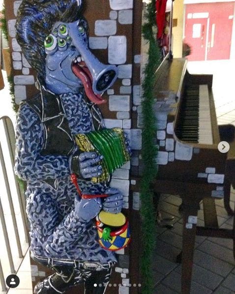 Public piano in La Vallée-du-Richelieu, Quebec, Canada