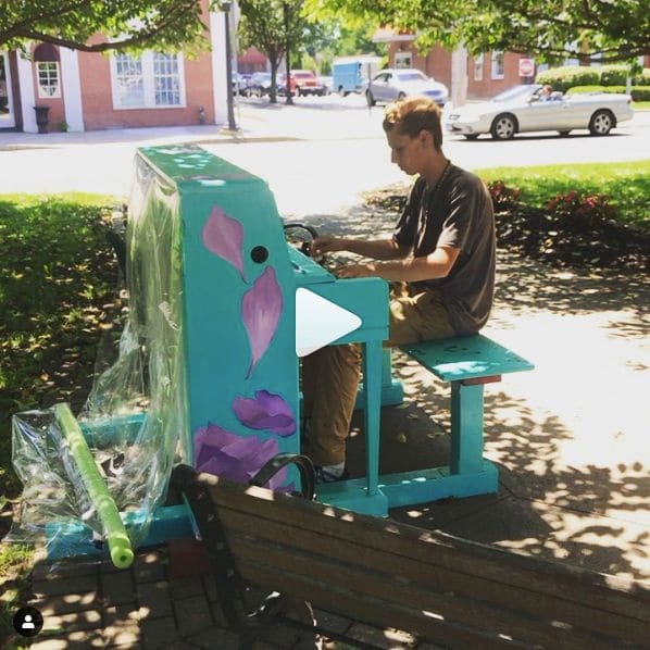 Public piano in New Haven County, Connecticut, United States