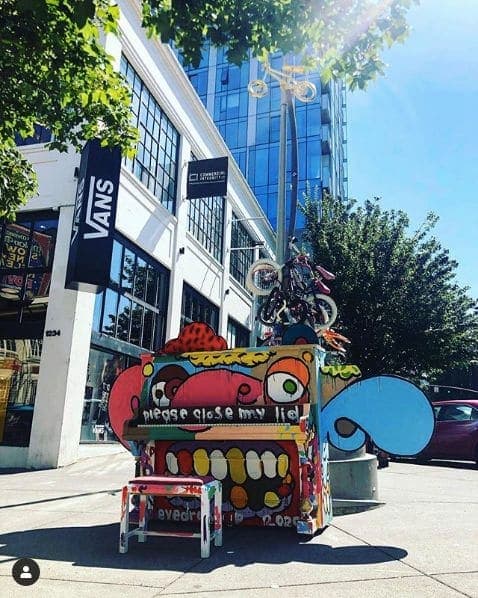 Photo of Portland, Oregon at Animals in Pools, Southwest Yamhill Street, Downtown, Portland, Multnomah County, Oregon, 97204, United States