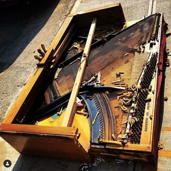 Photo of East Williamsburg, Brooklyn at 352, Graham Avenue, Brooklyn, Kings County, New York, 11211, United States. who did this... 📸- @liesellovejewelry