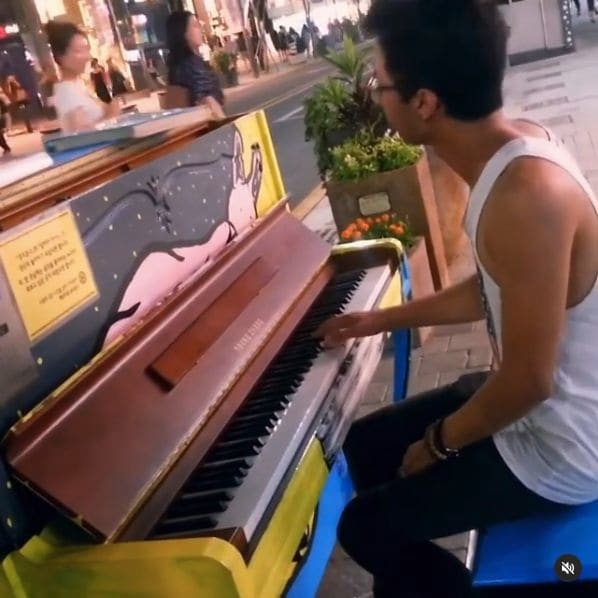 Public piano in Mandaluyong, Philippines
