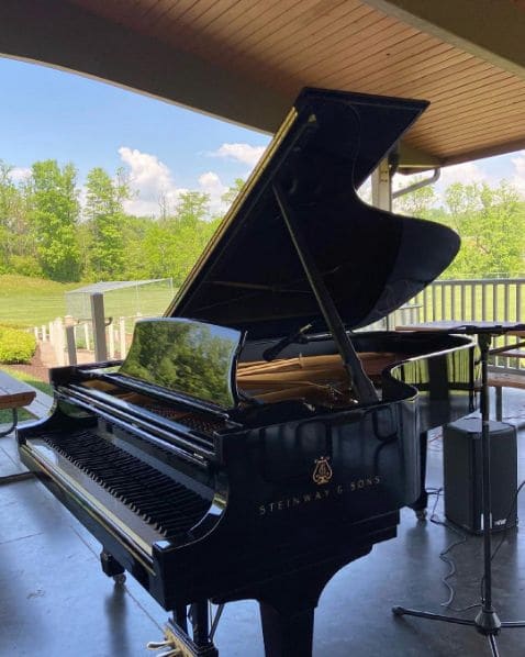 Public piano in Allegheny County, Pennsylvania, United States