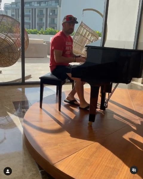 Public piano in Municipio de Isla Mujeres, Quintana Roo, Mexico
