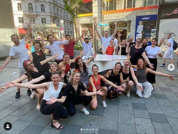 Photo of Mariahilfer Strasse at 5, Hellgasse, KG Ottakring, Ottakring, Vienna, 1160, Austria. 🎹 OPEN PIANO FOR REFUGEES 🎹 This week our Vienna Pop & Jazz Choir had the…