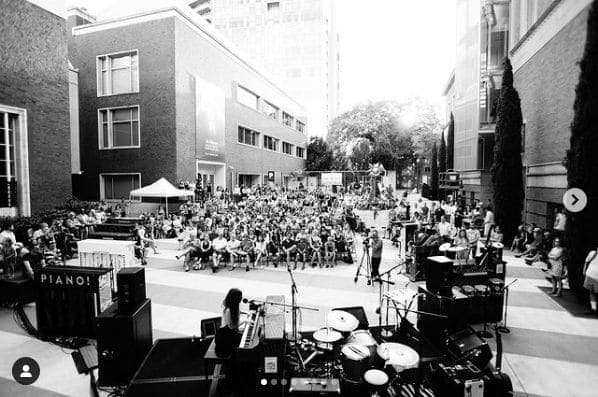 Photo of Portland, Oregon at Animals in Pools, Southwest Yamhill Street, Downtown, Portland, Multnomah County, Oregon, 97204, United States