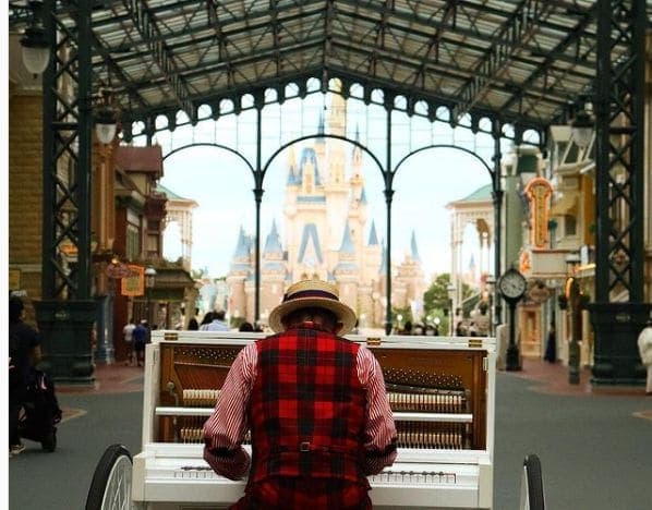 Photo of 東京ディズニーランド at Maihama, Wangan Road, 舞浜二丁目, Urayasu, Chiba Prefecture, 279-8529, Japan