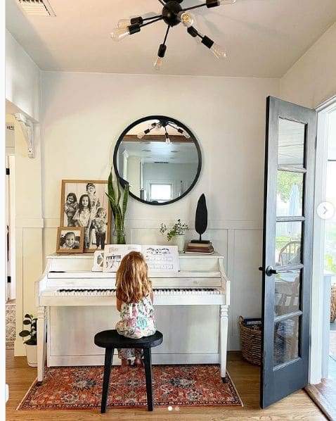 Public piano in Glendale, California, United States