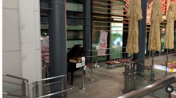 Photo of 弘前駅 at Vie De France, 17, Ekimae 1-chome, 駅前1, 駅前, Hirosaki, Aomori Prefecture, 036-8002, Japan