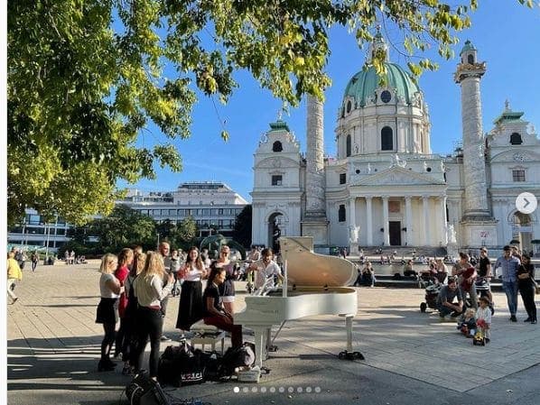 Photo of Wiener Karlskirche at Hill Arches, Karlsplatz, Wieden, KG Wieden, Wieden, Vienna, 1040, Austria. 🎹 OPEN PIANO am Karlsplatz 🎹 Gestern hat ein Teil unseres Vienna Pop &…