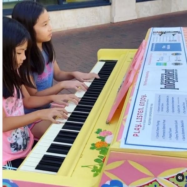 Photo of Downtown, Santa Barbara, California at Paseo Nuevo Mall, West Ortega Street, Funk Zone, Santa Barbara, Santa Barbara County, California, 93102, United States