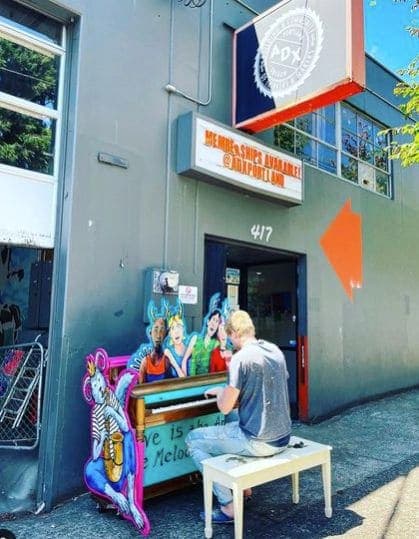 Photo of Portland, Oregon at Animals in Pools, Southwest Yamhill Street, Downtown, Portland, Multnomah County, Oregon, 97204, United States. rachaelallenpaintings