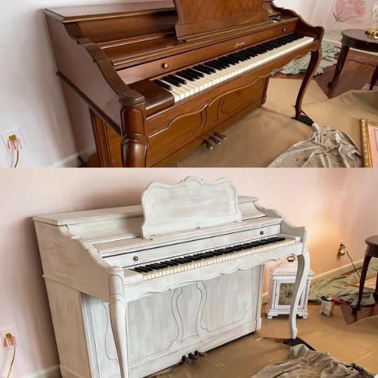 Public piano in Nassau County, New York, United States