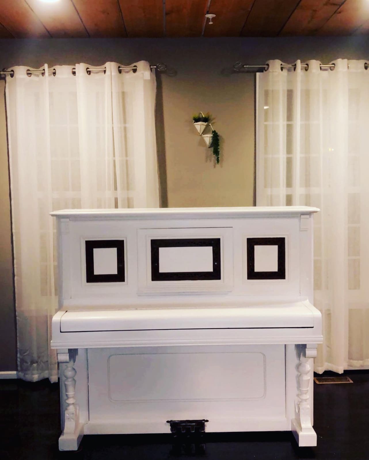 Public piano in Carroll County, Maryland, United States