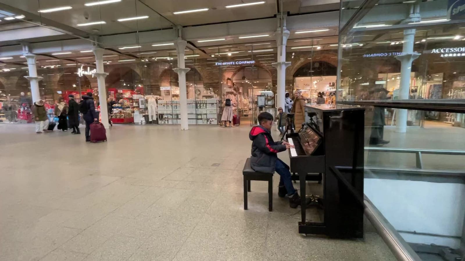 Photo of St Pancras International at St Pancras International Station, Euston Road, St Pancras, London Borough of Camden, London, Greater London, England, N1C 4QP, United…