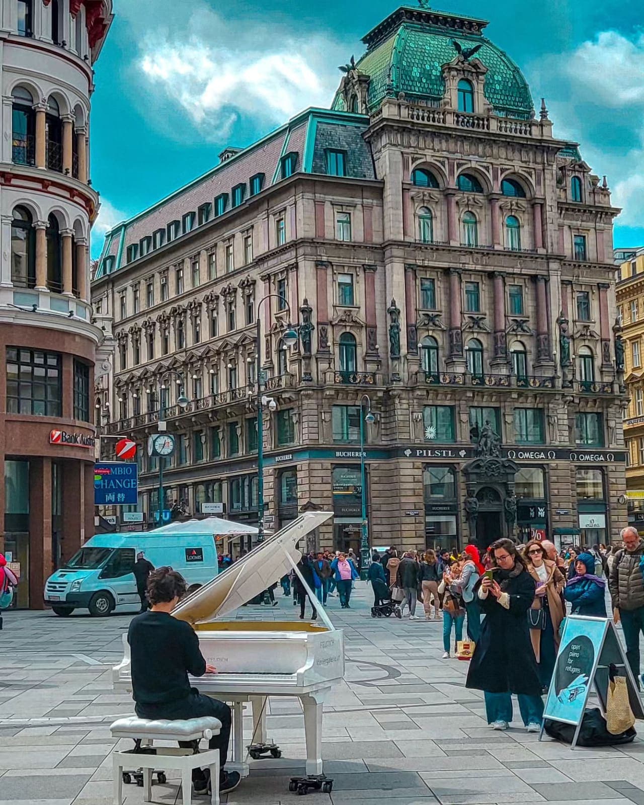 Photo of Stephansplatz at Ginza Point, Stock-im-Eisen-Platz, Kärntner Viertel, Innere Stadt, Vienna, 1010, Austria. Notifications157