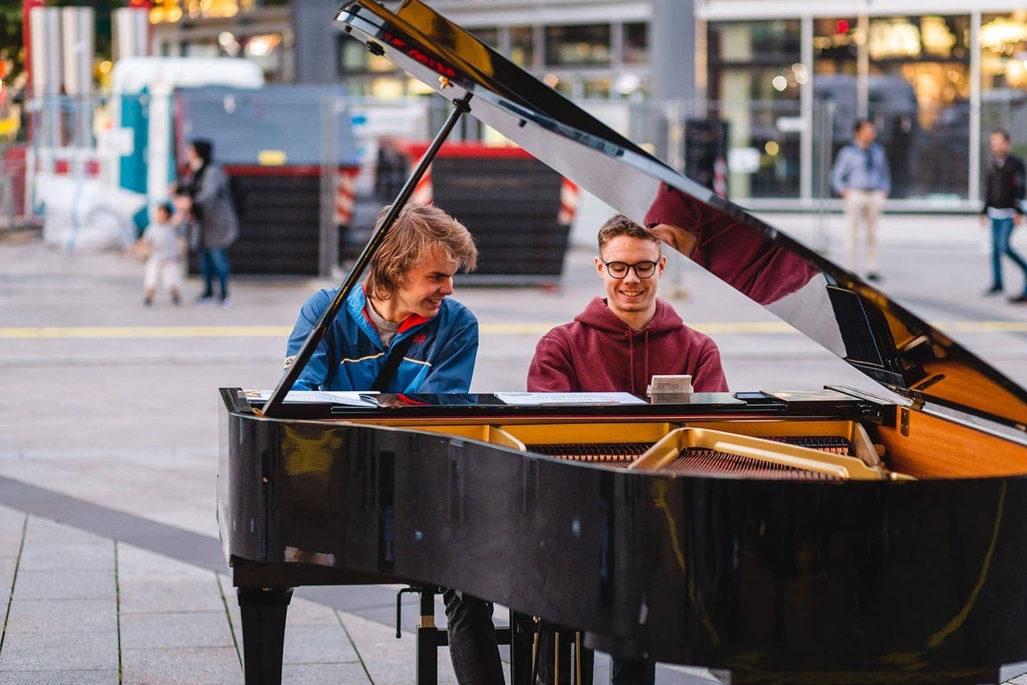 Photo of Rotebühlplatz at Rotebühlstraße, Rathaus, Stuttgart-Mitte, Stuttgart, Baden-Württemberg, 70173, Germany. openpianoforrefugees